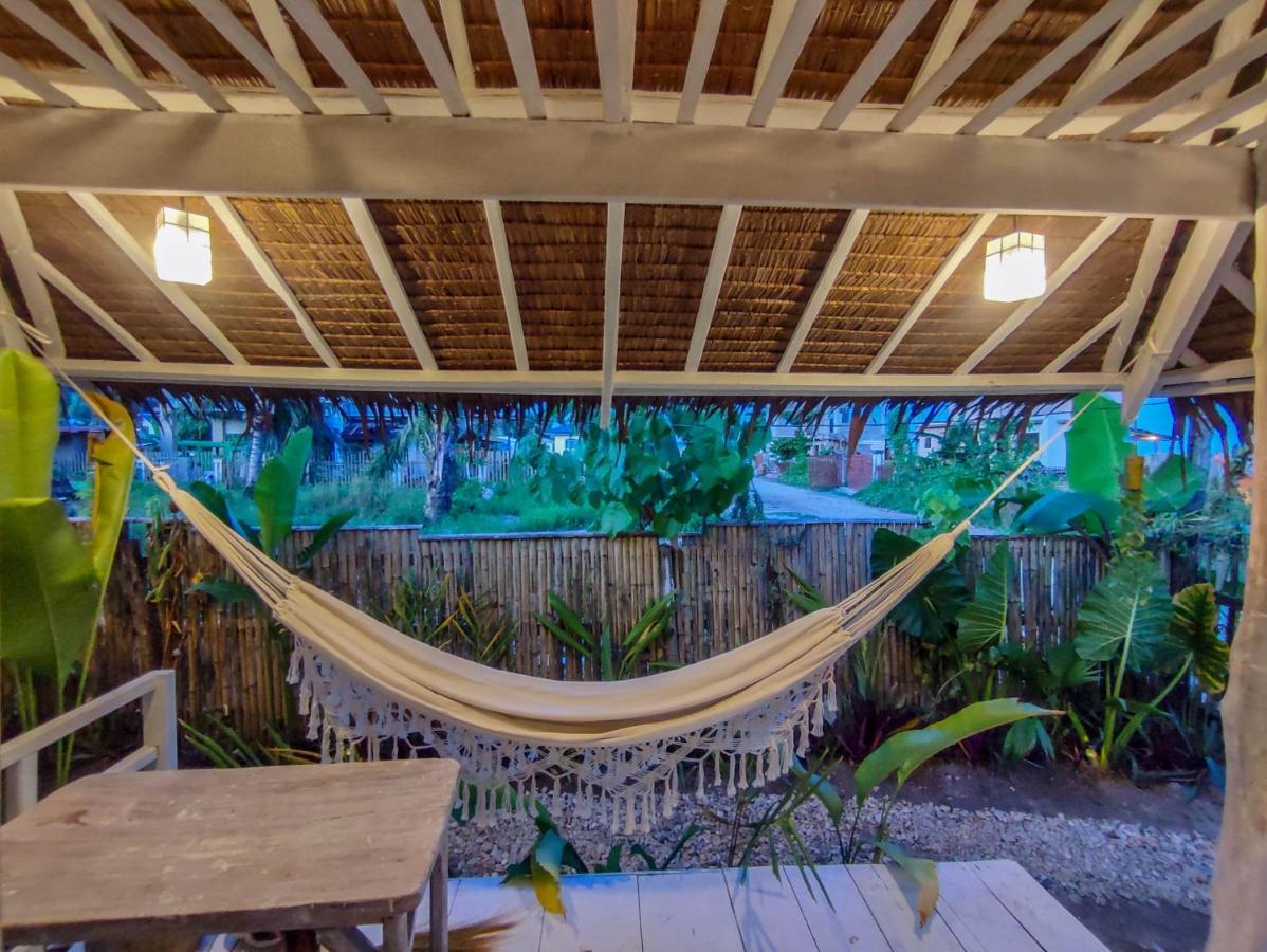 The Surf Shacks - Beach House, Aircon, Fast Wifi General Luna  Exterior photo